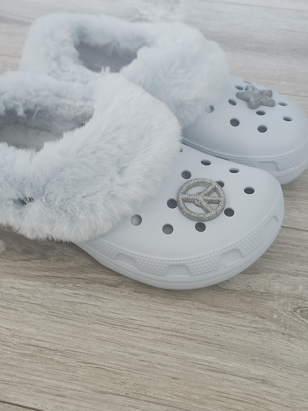 CROCS Luxe Lined Mammoth Clogs